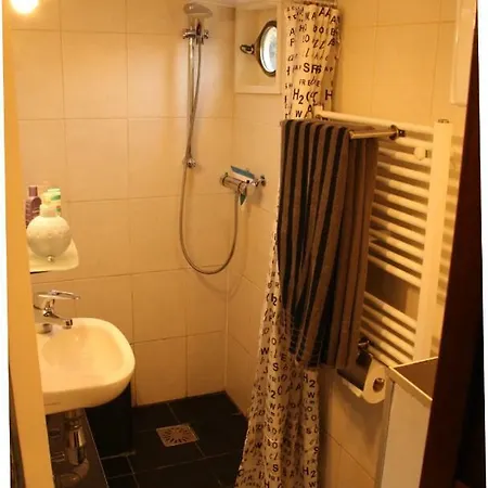 Unitas Hotel na wodzie