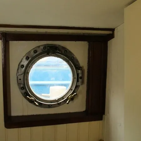 Unitas 보트호텔 *